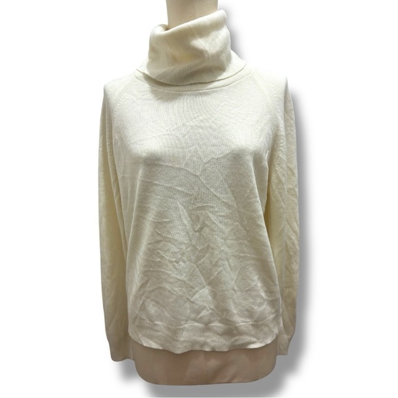 215 No Brand | NWOT Women's Cream Turtleneck Sweater (size L-XL) - 5for15 - Picture 2 of 4